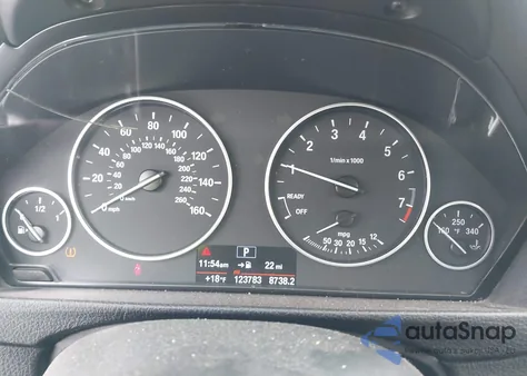 2016 BMW 320I xDrive z USA, uszkodzony, nr VIN WBA8E5G58GNT94019